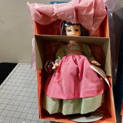 2 - Madam  Alexander Mary Mary and Bessy Bell 