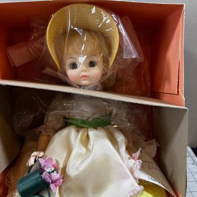 2 - Madam  Alexander Mary Mary and Bessy Bell 