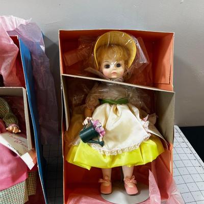 2 - Madam  Alexander Mary Mary and Bessy Bell 