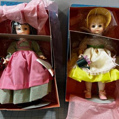 2 - Madam  Alexander Mary Mary and Bessy Bell 