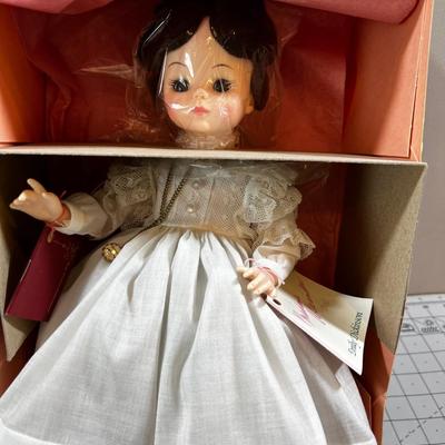 2 - Madam  Alexander Emily Dickenson And Mary Cassatt