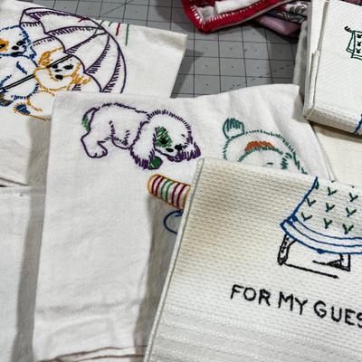 AWESOME! Embroidered Dishtowels, napkins and pillowcase VINTAGE