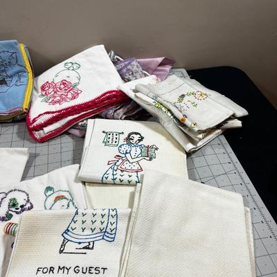 AWESOME! Embroidered Dishtowels, napkins and pillowcase VINTAGE