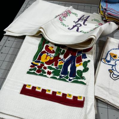 AWESOME! Embroidered Dishtowels, napkins and pillowcase VINTAGE