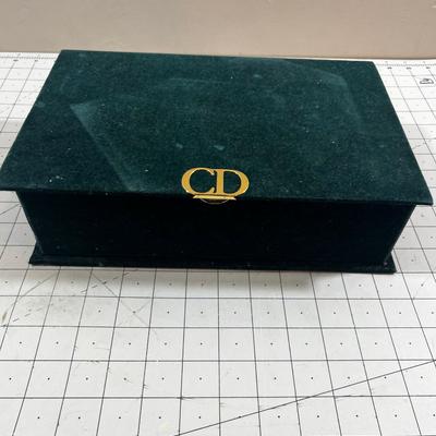 Velvet Box with Jewelry 