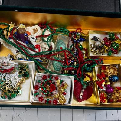 Velvet Box with Jewelry 