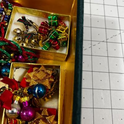 Velvet Box with Jewelry 