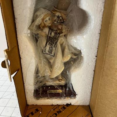 Giuseppe Armani Florence Figurine, "Just Married " New in the Box  