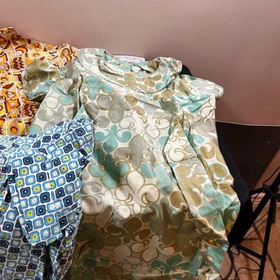 Vintage Women's Clothing! KOOL!!