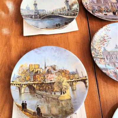 Lot #201  Lot of 10 limited edition LIMOGES Plates - Scenes of Paris