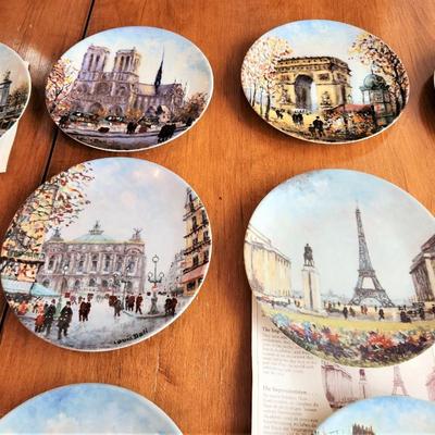 Lot #201  Lot of 10 limited edition LIMOGES Plates - Scenes of Paris