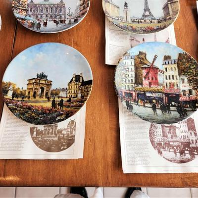 Lot #201  Lot of 10 limited edition LIMOGES Plates - Scenes of Paris