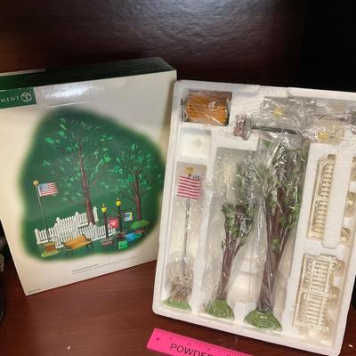 Department 56, Village Accessories.