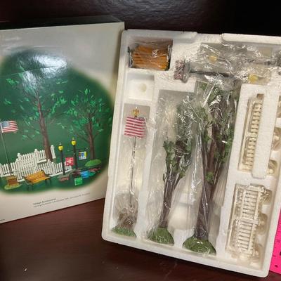 Department 56, Village Accessories.