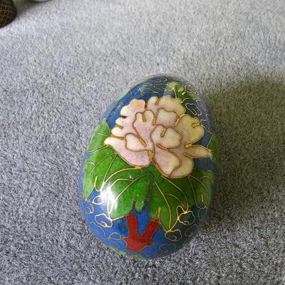 Decorated Eggs in a Variety of Mediums (1BR3-JS)