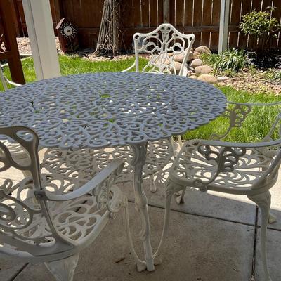 5- Piece Cast Patio Sey