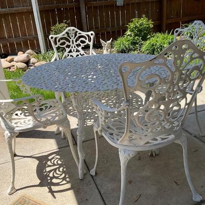 5- Piece Cast Patio Sey