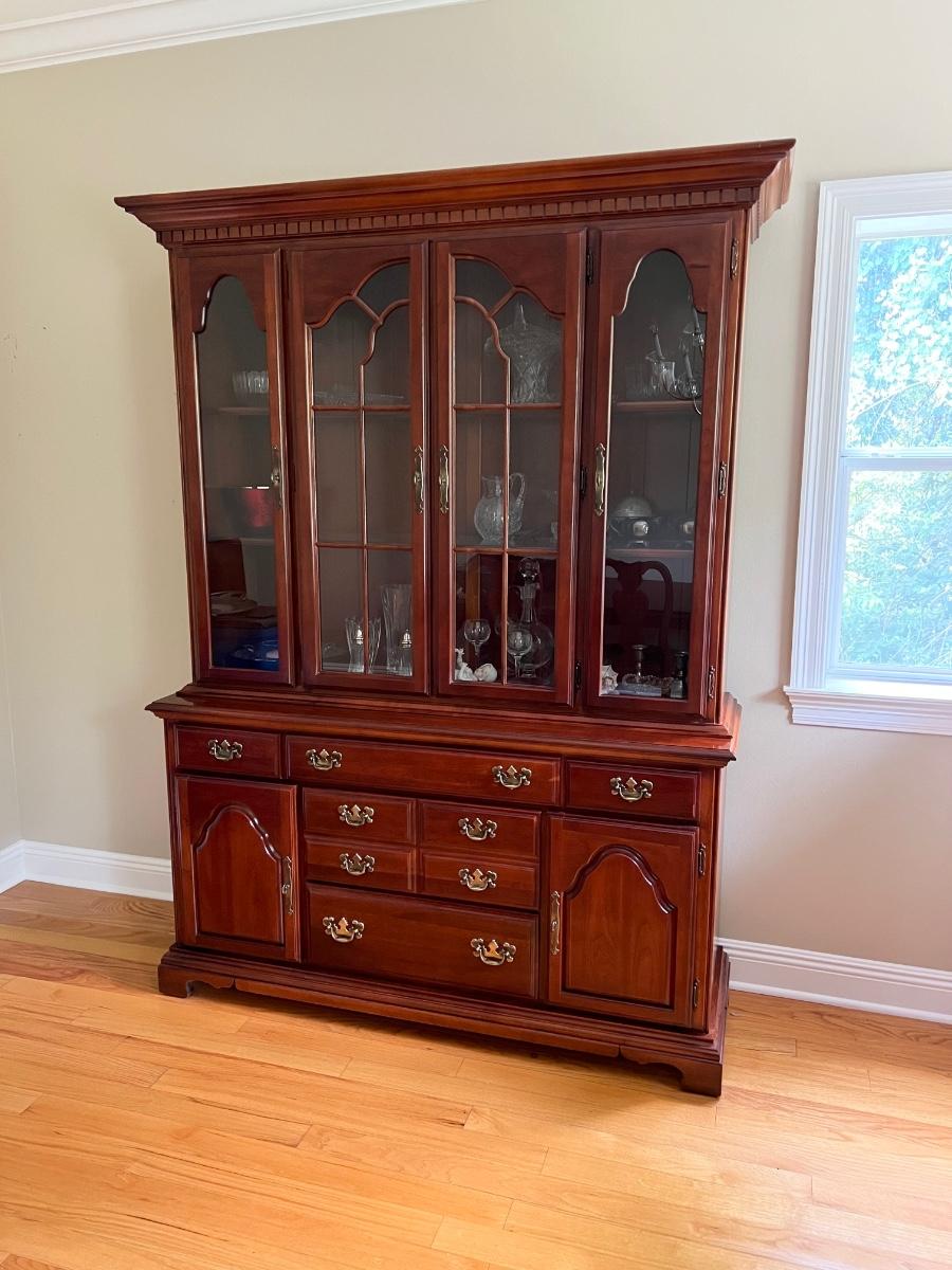 AMERICAN DREW Cherry Grove Lighted China Cabinet
