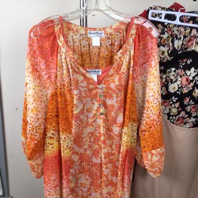 051 North Style Womenâ€™s Clothing Lot