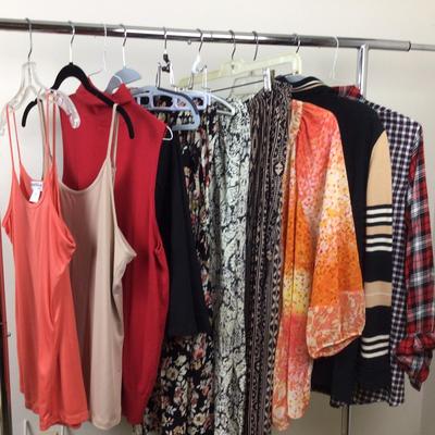 051 North Style Womenâ€™s Clothing Lot