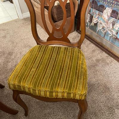 Vintage Bassett Dining Table with 8 Chairs and Custom Cover