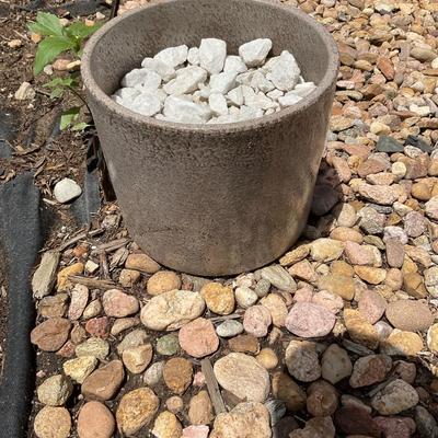 Ceramic pot