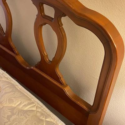 Vintage Bassett Versailles King Size Bed with Headboard and Two Adjustable Mattresses