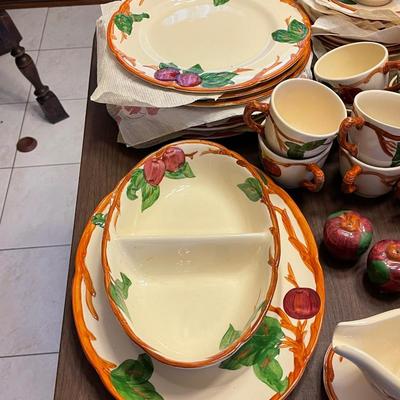 Vintage Franciscan "Apple American" Dinnerware Service for 8