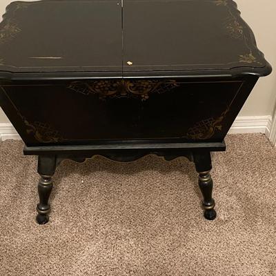 Antique Tell City Rock Maple Dough Box