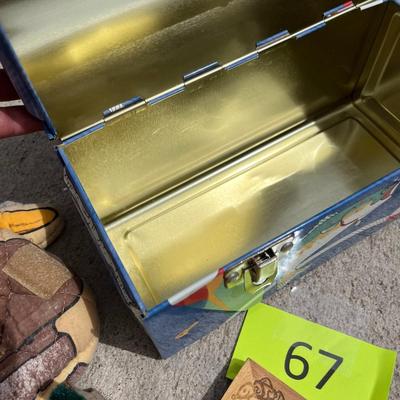 Lot of misc fishing decor
