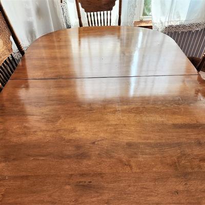 Lot #206  Classic Early American Style Dining Table & Chairs