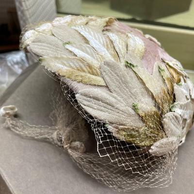 Vintage Delmore Exclusive Ladies Pillbox Hat with Feathers
