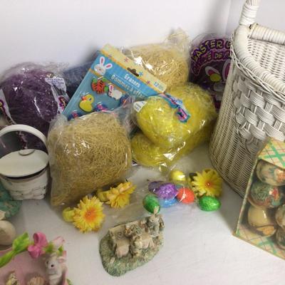 881 Easter Basket Lot