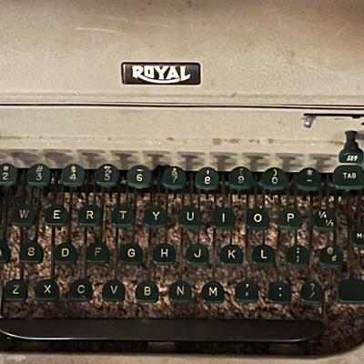 1940's Antique Royal Typewriter with Carry Case