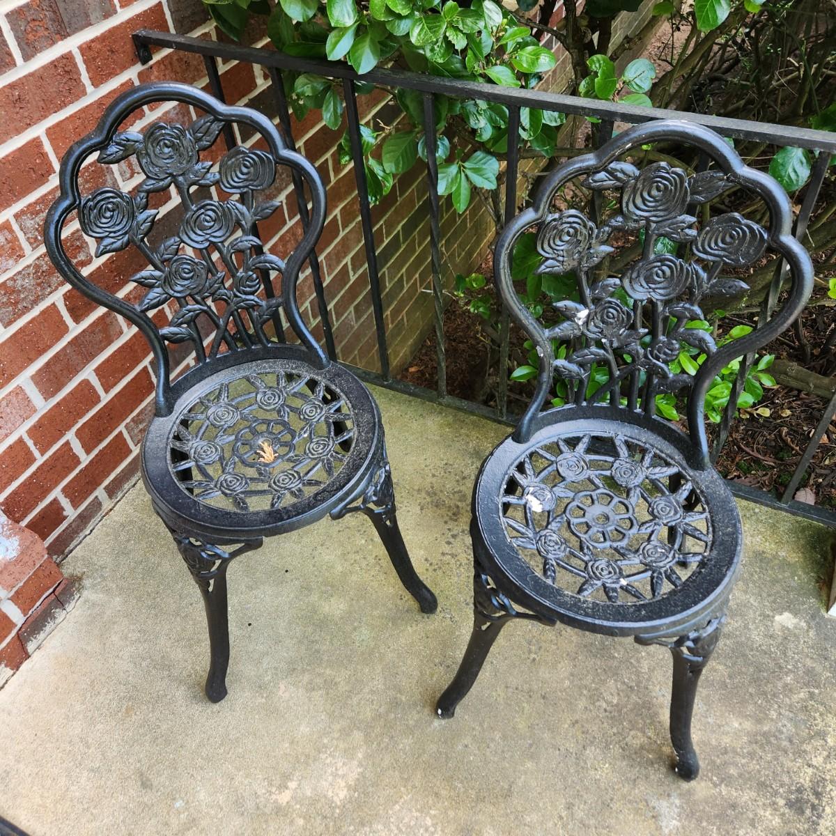 2 Metal Patio Chairs
