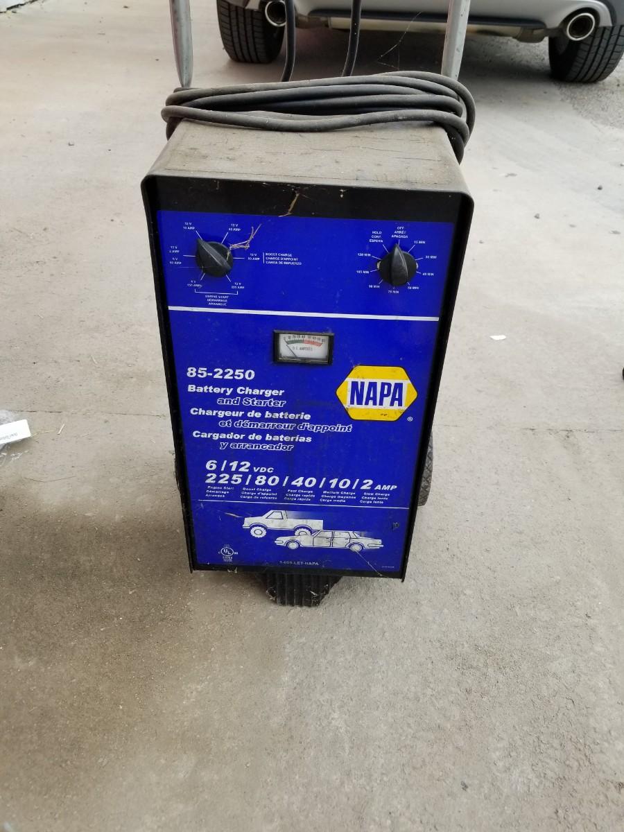NAPA Battery Charger