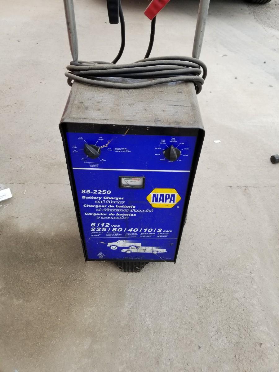 NAPA Battery Charger