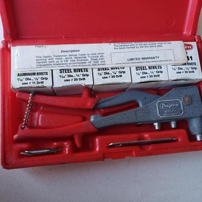 Riveter