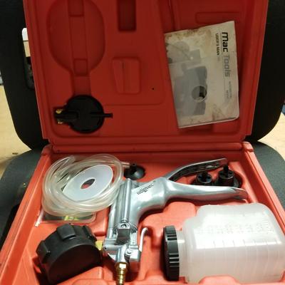 MAC Tools Vacuum and Pressure Testing System