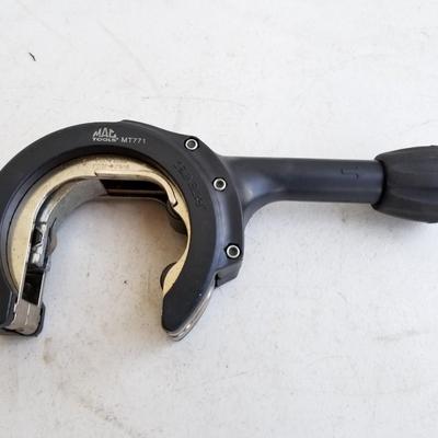 MAC Tools Tail Pipe Cutter