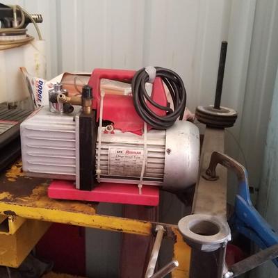 Robinair Vacuum Pump