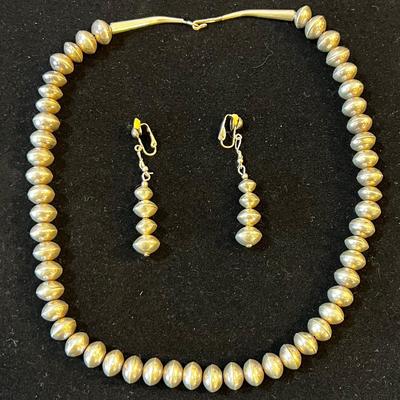 Beaded Silver Necklace & Earrings. 