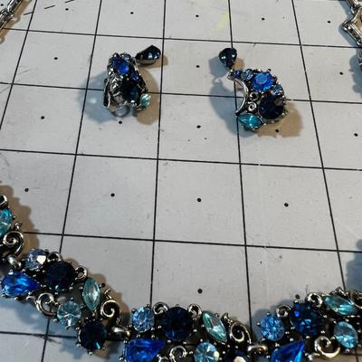 Chocker Earrings Set of Blue Faceted Stones, Vintage By NAPIER  Collectible! 