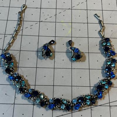 Chocker Earrings Set of Blue Faceted Stones, Vintage By NAPIER  Collectible! 