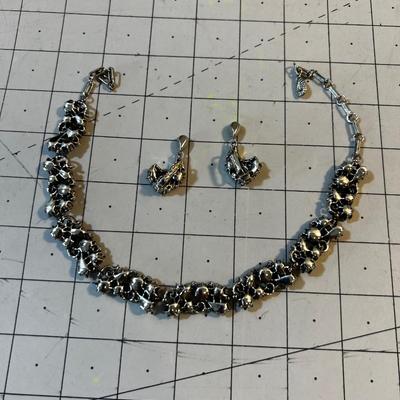 Chocker Earrings Set of Blue Faceted Stones, Vintage By NAPIER  Collectible! 