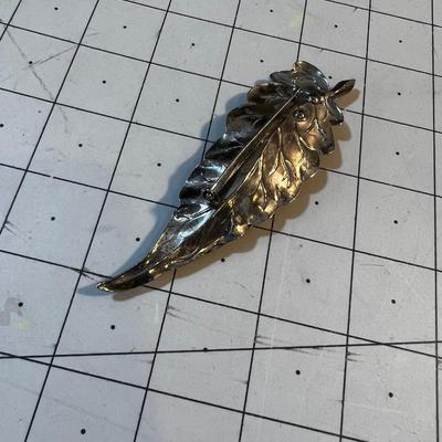 Silver Toned Leaf Pin