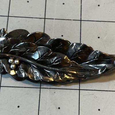 Silver Toned Leaf Pin