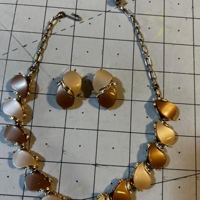 Tear Drop Carmel White Set