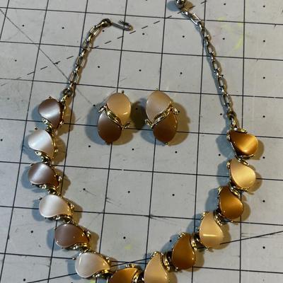 Tear Drop Carmel White Set