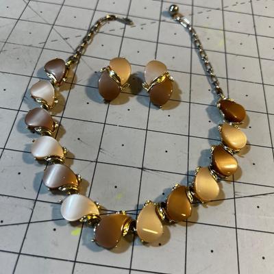 Tear Drop Carmel White Set